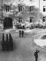 Bild: Fahnenappell der HUVS nach 1941