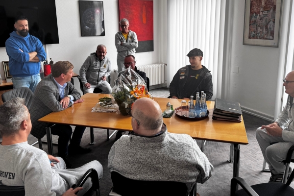 PR 281 - Meisterlicher Besuch im Rathaus 1.jpg