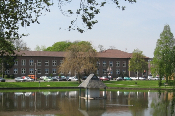 Das Neue Rathaus am Schwanenteich Bild: Das Neue Rathaus am Schwanenteich