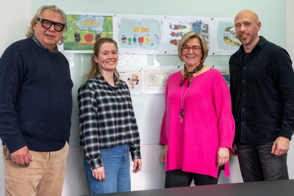 PR 114 - Die Jülis feiern ein Fest - SWJ - NUR-Online - Stadtwerke Jülich - Jülis Väter und Mütter 1 Foto Looping Media.jpg