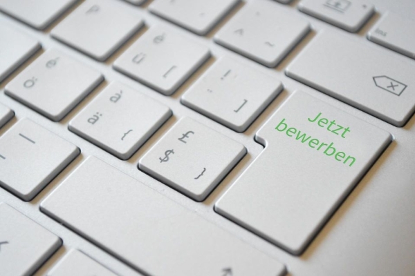 Bild: Jetzt Bewerben - pixabay Bild: Jetzt Bewerben - pixabay