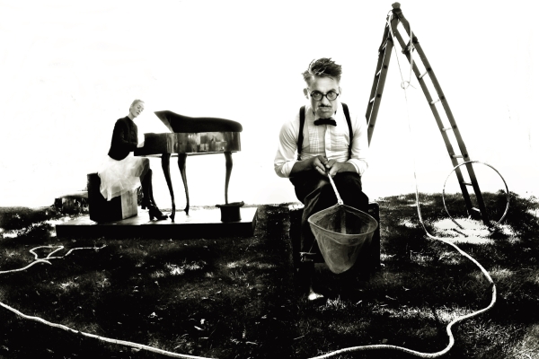 Bild: Pianistin und Monsieur Bild: Pianistin und Monsieur