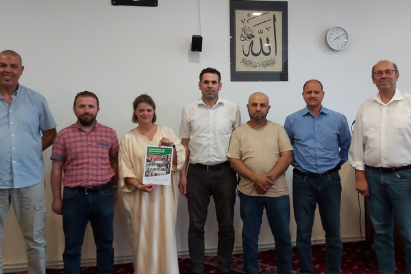 Bild: Vorstand der Islamischen Gemeinde mit Frau Lenzen (Mitte, Stadt JÃ¼lich) und Ahmed El Kholy (rechts, stellv. Vorsitzender Integraionsrat)