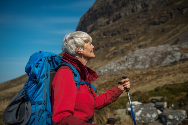 Edie - Für Träume ist es nie zu spät Bild: Edie vor dem Berg Sullivan